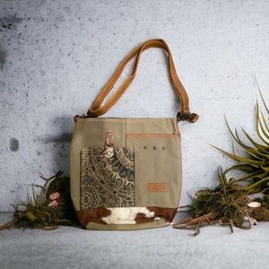 The Cynosure II Shoulder Bag